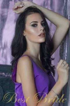 Natalia, 24