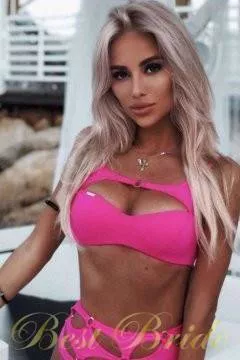 Anna, 30