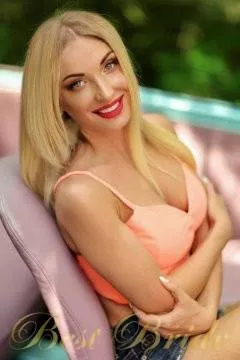 Yaryna, 35