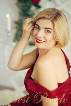 Elena, 47