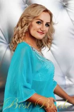 Anna, 38