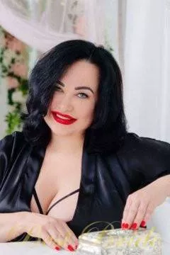 Larisa, 56