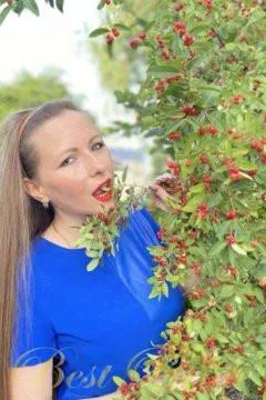 Anna, 40