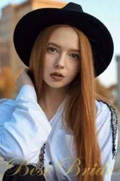 Angelina, 27