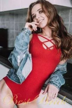 Olga, 27