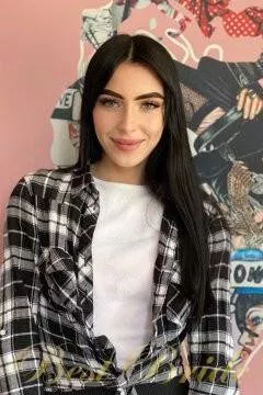 Alla, 22