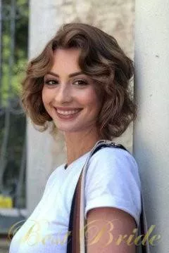Tetiana, 25