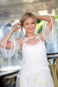 Anna, 37
