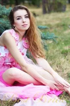 Anna, 25