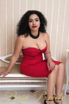 Elizabeth, 37