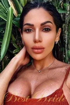 Ksenia, 33