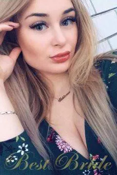 Victoriya, 27