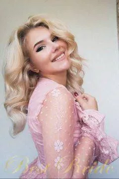 Valeria, 27