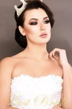 Lylia, 32