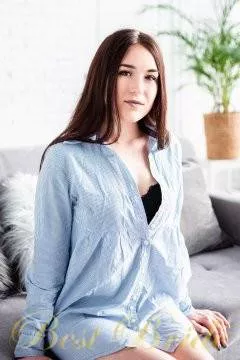 Viktoriya, 32