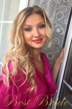 Valeria, 29