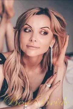 Julia, 55