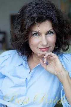 Elena, 63