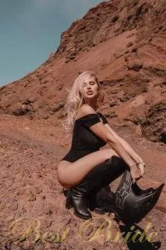 Natalia, 35
