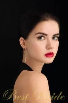 Tatiana, 27