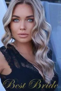 Julia, 40