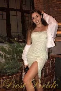 Maria, 24