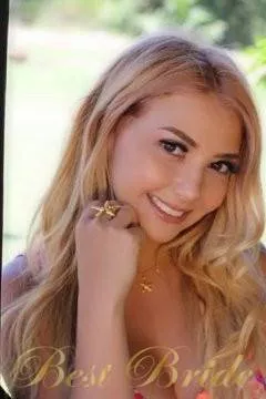 Alexandra, 33