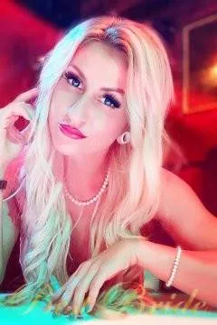 Taisiia, 32