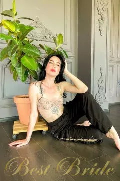 Elizaveta, 28
