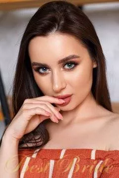 Viktoria, 23