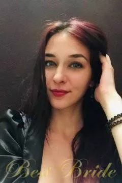 Elvira, 28