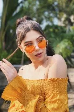 Karina, 27