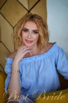 Elena, 48