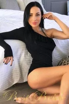 Elena, 44