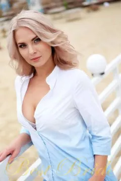 Alina, 33