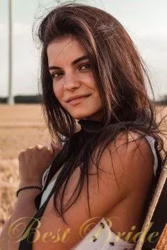 Maria, 27