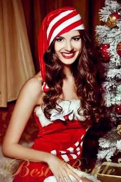Yulia, 35