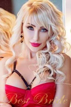 Alina, 39