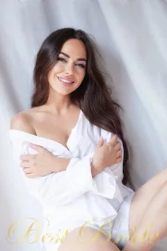 Viktoriya, 37