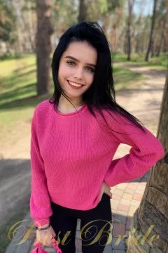 Anna, 23