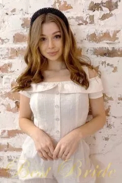 Anna, 26