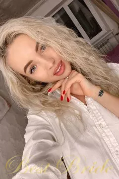 Anastasia, 25