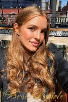 Valeria, 26