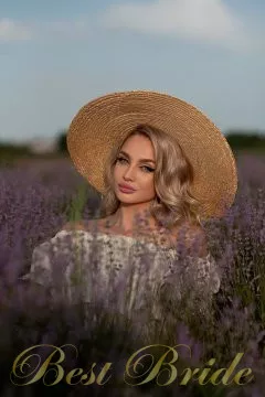 Alina, 21