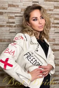 Maria, 40