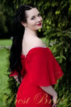 Alexandra, 32