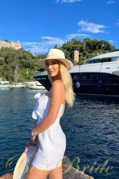 Oksana, 32