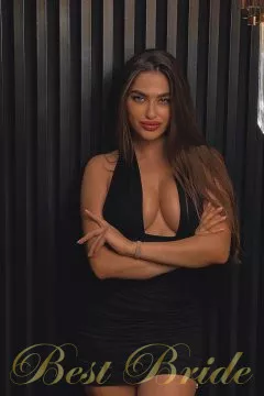 Veronika, 25