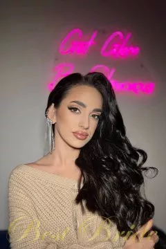 Veronika, 28