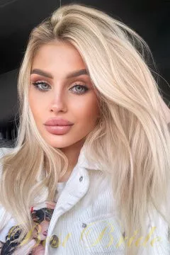Yulia, 25